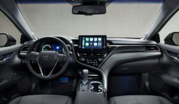 Toyota Camry 2,5 Hybrid Dynamic Force 218 KM Comfort full